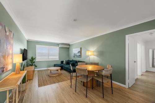 Beaconsfield Apartment | The Avenue - Fremantle 3 Bed