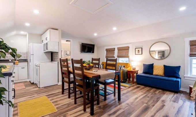 Lake Geneva Apartment | The Back Yard-Entire Building |Walk to Downtown |Yard for Games|Parking