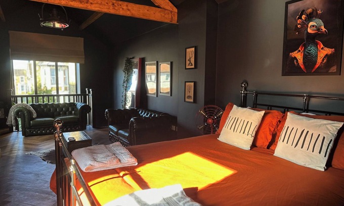 Morecambe Cottage | THE BALMORAL COACH HOUSE, family friendly in Morecambe
