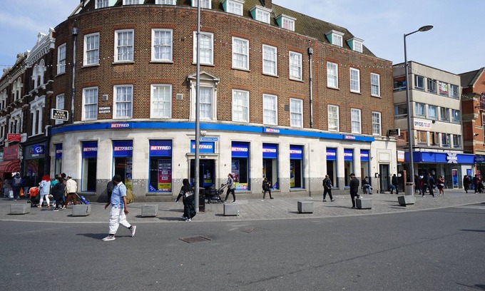 Barking Hotel | The Bank Hotel