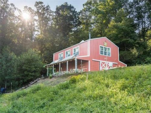 Hendersonville House | The Barn At Slick Rock