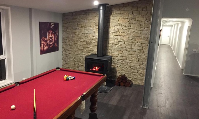 Sawmill Settlement Ski Chalet | THE BASE