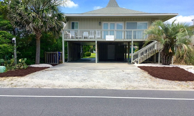 Long Beach House | "The Beach Bucket" Beautiful Beach House located in Oak Island, NC