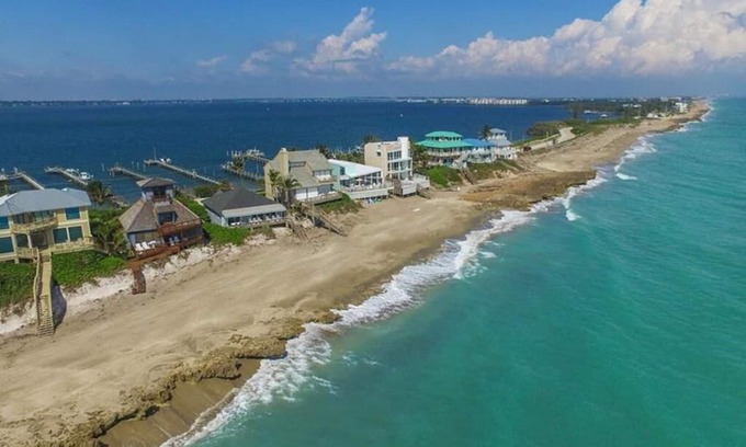 Stuart House | The Beach House - Ocean, Beach, & River Access with Dock!