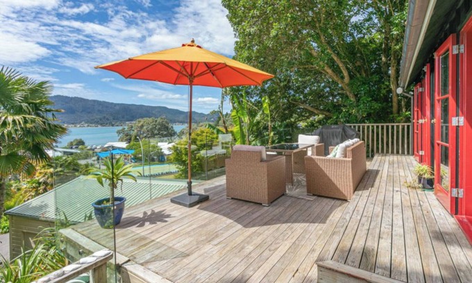 Tairua House | The Beach House - Tairua Holiday Home