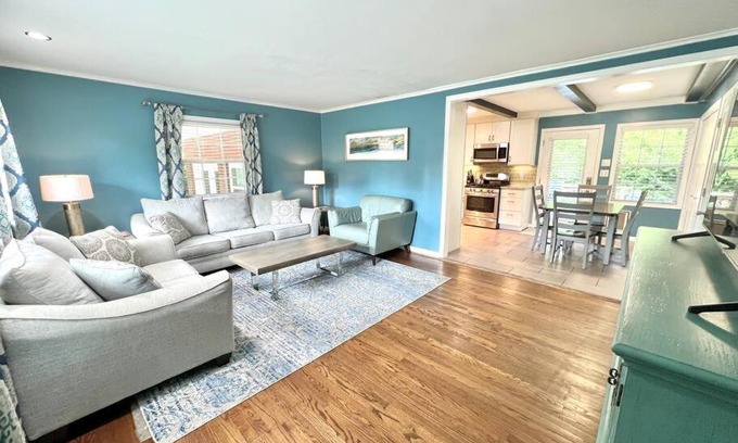 Wilmington House | The Best Family & Friends Hangout & Pet Friendly!