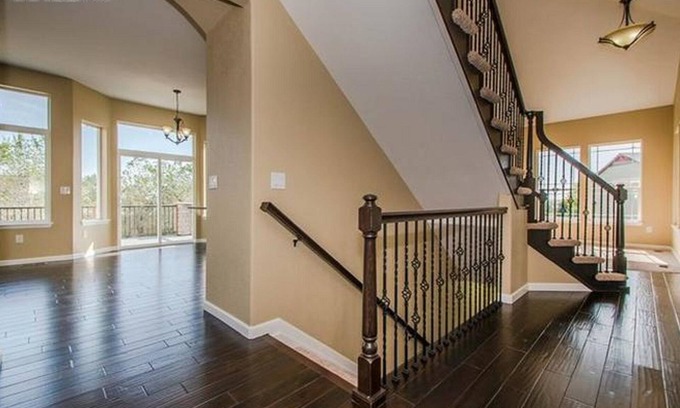 Longmont House | The best of Colorado. Close to Skiing, Hiking, National Parks, Denver, and more