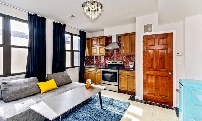 Chinatown Apartment | The better stay 1BD apartment in the heart of the City