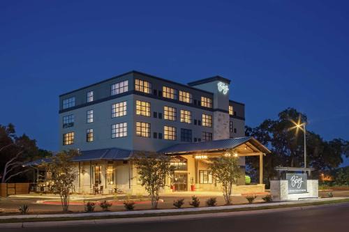 Boerne Hotel | The Bevy Hotel Boerne, A Doubletree By Hilton
