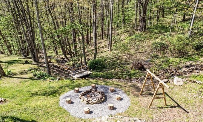 Mountain Springs Cabin | The Big Chill – Hot Tub/Waterfalls/Scenic Views/Fire Pit