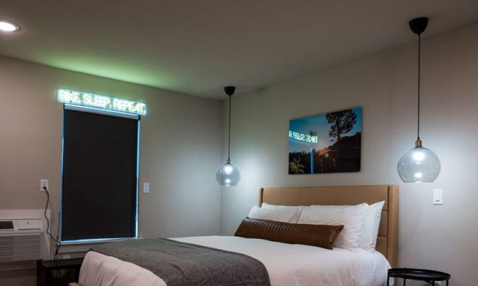 Bentonville Cabin | The Bike Inn #3, Mt Kessler, Single Room