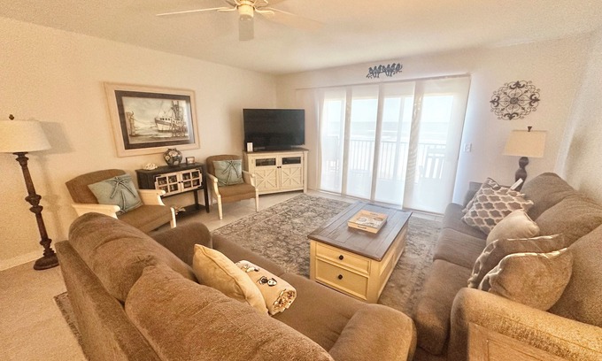 Crescent Beach Condo | The Bird's nest Townhouse is at Summerhouse 203