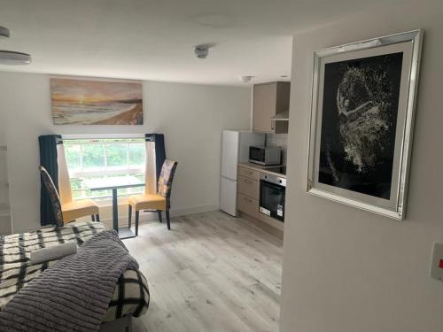 Leicester City Centre Apartment | The Blaby Suite by Nestura