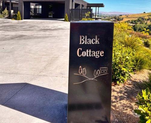 Taradale Apartment | The Black Cottage