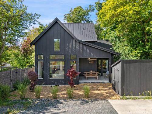 Fairhaven House | The Black Squirrel In Fairhaven