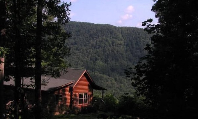 Saluda Cabin | The Blackberry-25 Acres- Best View -See Guestbook