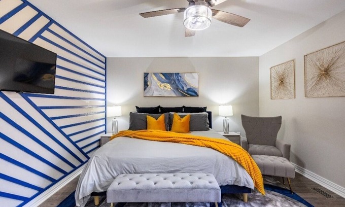 Villa Rica House | The Blissful Hideaway w/large backyard, jacuzzi and two connecting decks