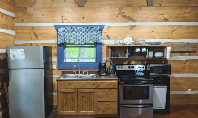 Waynesville Cabin | The Blue Bird Suite at Hawthorn Haven- Upper Level