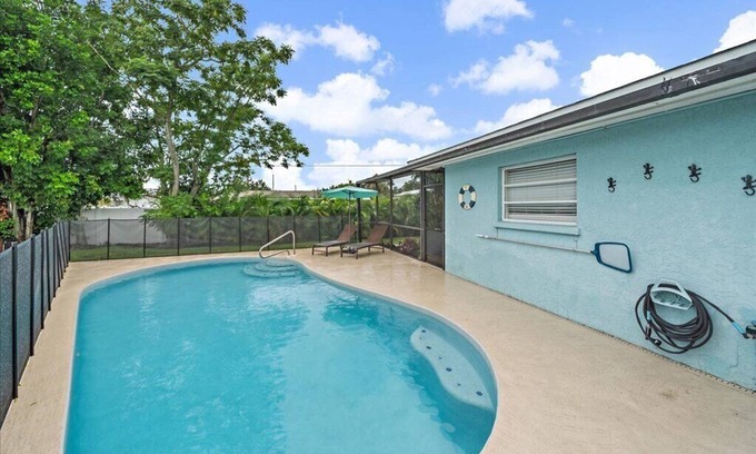 South Gate Ridge House | The Blue Conch – Read About the 4th Bedroom - Surf Shack - 3D Tour Available