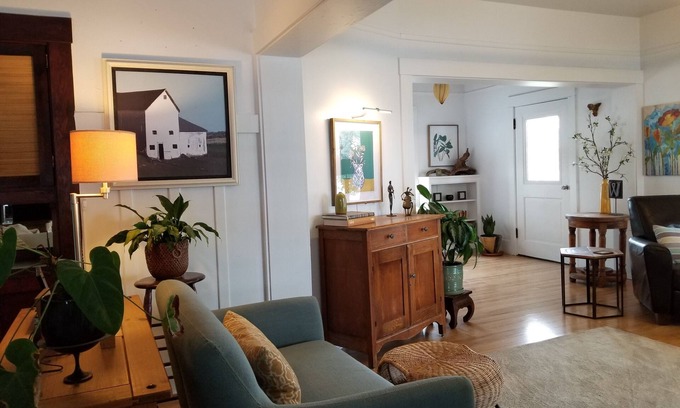 Oakdale House | The Blue Door Cottage - Vintage meets Modern