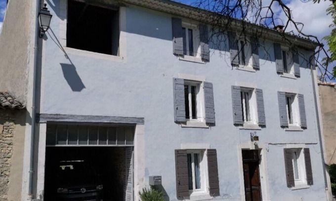 Cereste House | The blue house, beautiful holiday home in the heart of Provence