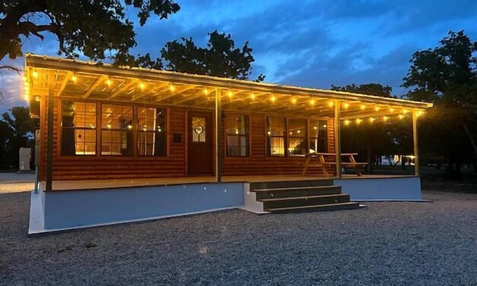 Graford Cabin | The Blue Lagoon Casita on Hubbard Shores