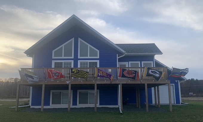 Hayward House | The Blue Musky - SxS/ATV/Snowmobile Trails, Golfers, Hunters Welcomed
