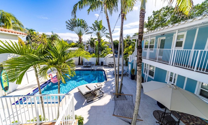 Coral Ridge Apartment | The Blue Parrot