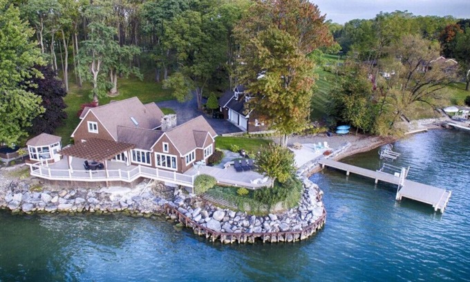 Poplar Ridge House | The Boat House - Cayuga Lake Oasis! Beautiful sunsets from the Hot Tub!