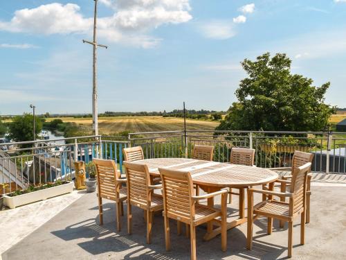 Upstreet House | The Boat House