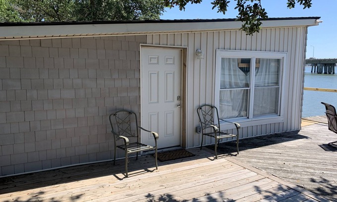 Willoughby Spit House | The Boat House - Water Front, WiFi, Pet Friendly by RedAwning