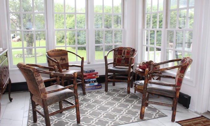 Warrensburg House | The Bond Inn Room #3