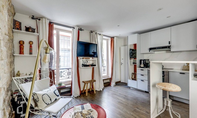 Montmartre Apartment | The Boudoir - Montmartre - Moulin Rouge area