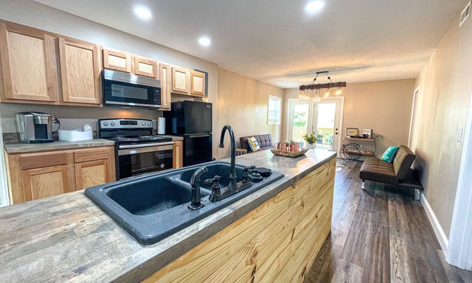 Guntersville Condo | The Bourbon House at Lake Guntersville