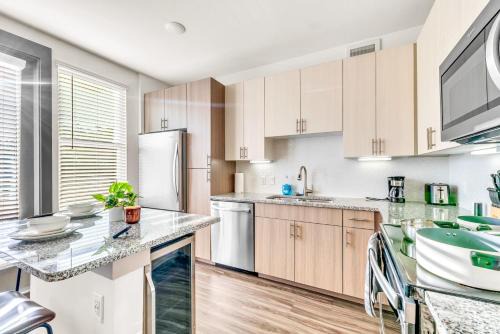 Fort Worth Apartment | The Breezy Chic Spot