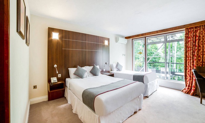 Reigate Hotel | The Bridge House Hotel