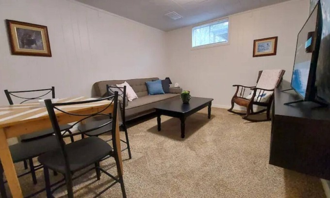 Brantford Apartment | The Brier Patch - A cozy one bedroom with LAUNDRY!