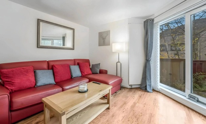 Pleasance House | The Briery Bauks Residence is a 3 bedroom modern house in the heart of Edinburgh