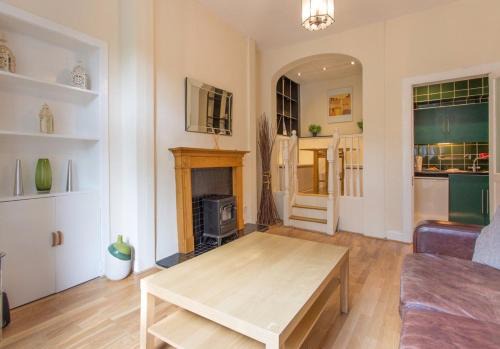 Bonnington Apartment | The Broughton Road Residence