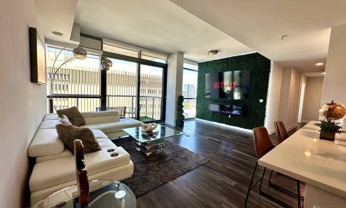 Buckhead Apartment | The Buckhead Luxe Sum