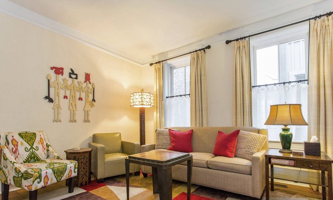 Bucktown Apartment | The Bucktown House #1 - Heart of Bucktown/Wicker Park, 10 Min Uber to Downtown