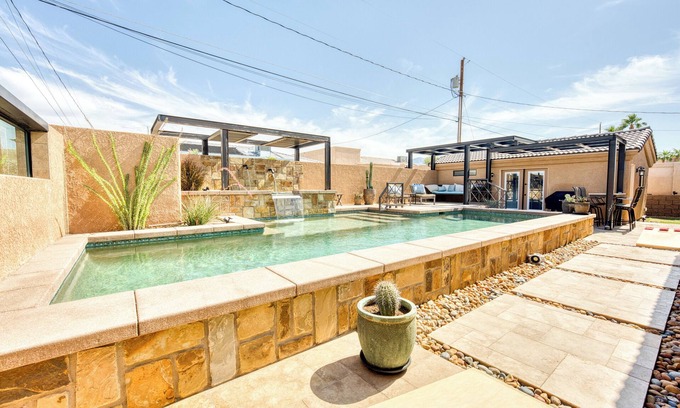Lake Havasu City House | The Bullpen: Spacious Retreat, Sleeps 21! Pool-Spa-Casita-Ample Parking