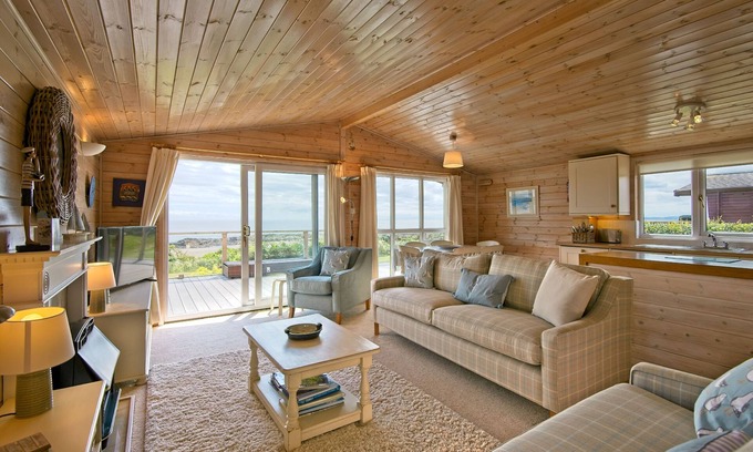 Castle Douglas Cottage | The Buoys - a lodge that sleeps 6 guests in 3 bedrooms