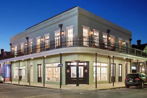Faubourg Marigny House | The Burgundy Penthouse Steps to the French Quarter
