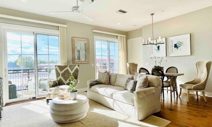 Oxford Condo | The Butler, 2BR Luxury Condo by Velvet Ditch Villas