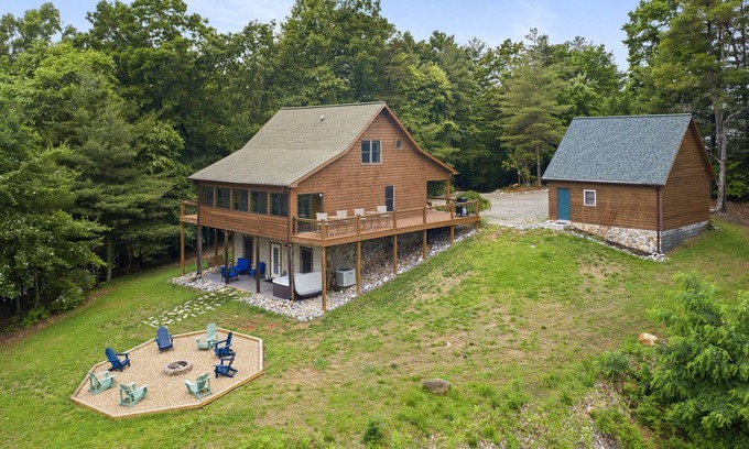 Purlear Cabin | "The Cabin": Views, Fire Pit, High Speed WiFi
