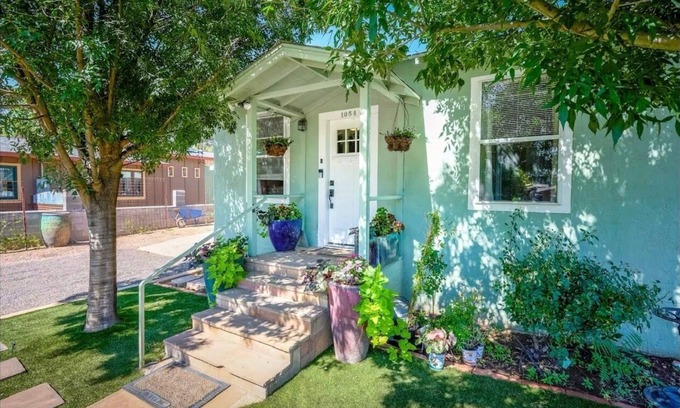 Cottonwood Cottage | The Cactus Blossom: Perfect off Main St. Retreat for Wine Tasting & Exploring