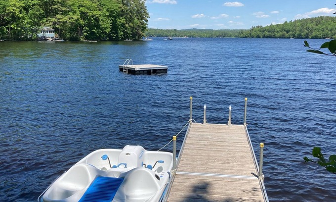 Harrison House | "THE CALLING LOON". A sunny 5 bedroom, 2 bath house on Crystal Lake! Sleeps 9.