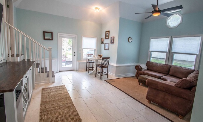 Old Town Bluffton Apartment | The Calming Coastal Suite- 2 Bedroom/1 Bath near Downtown Bluffton