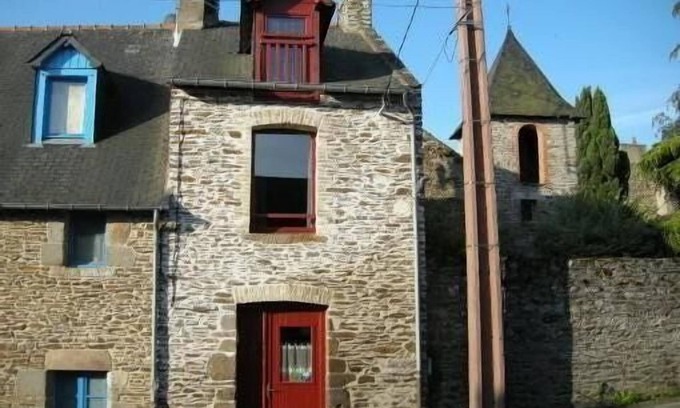 Cancale House | The Cancale Seagulls